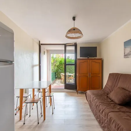 Le Cosmos Avec Terrasse Et Proche Et Commerces *