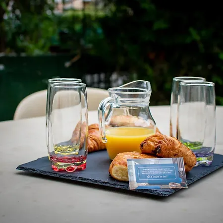 Le Cosmos Avec Terrasse Et Proche Et Commerces * Agde