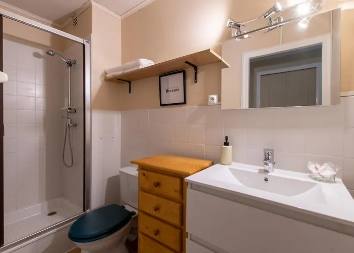 Appartement Le Cosmos Avec Terrasse Et Proche Et Commerces